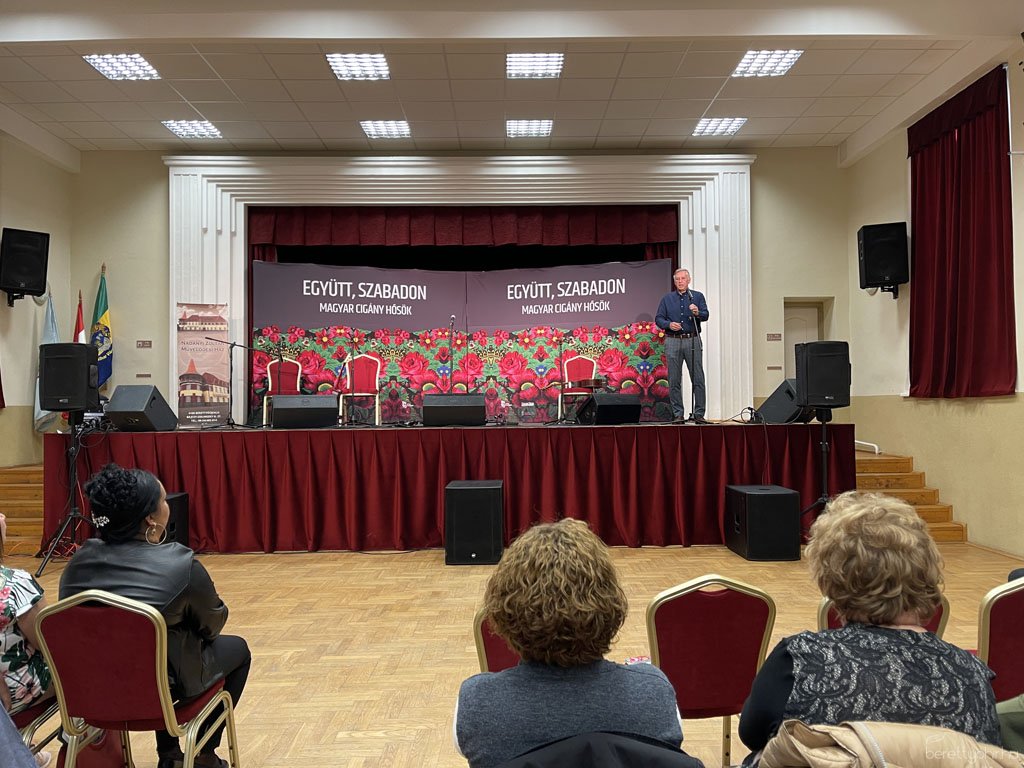 Együtt, szabadon - kiállításmegnyitó15